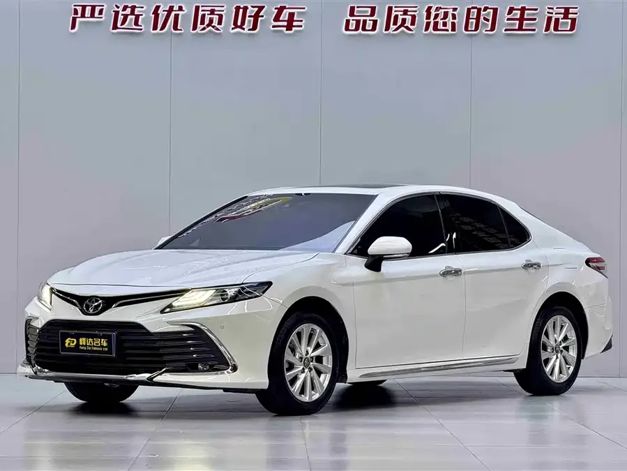 Toyota Camry Camry 2023 2.0G Deluxe Edition 2023 — фото 1, купить с доставкой в Москву