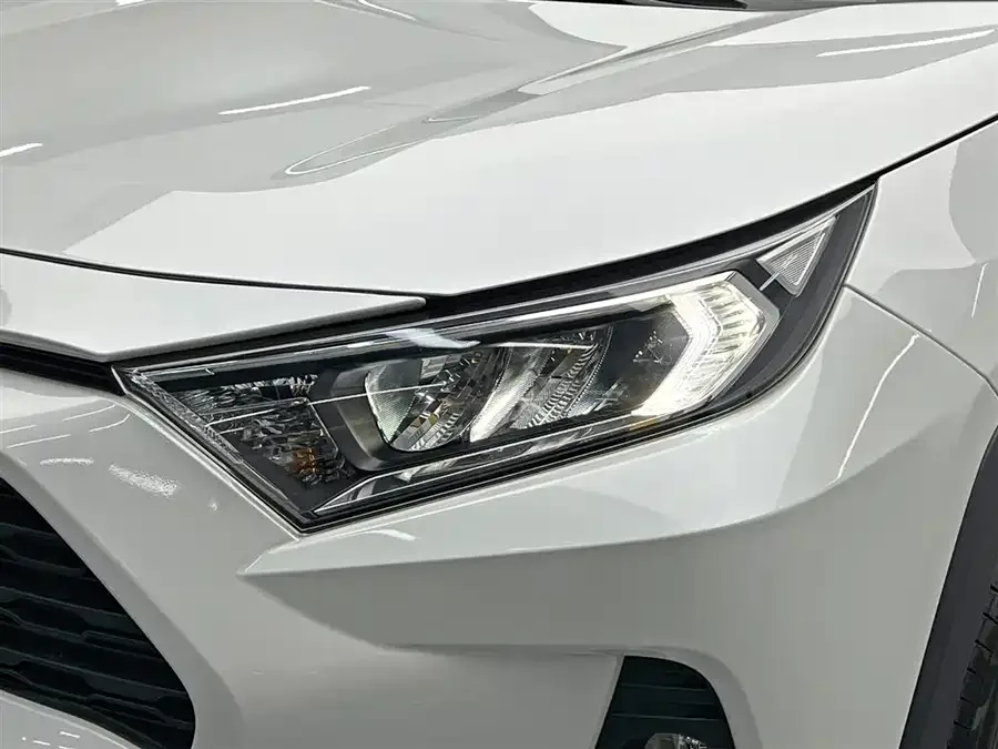 Toyota RAV4 RAV4 Rongfang 2021 2.0L CVT 2WD Fashion Edition 2022 — миниатюра 3