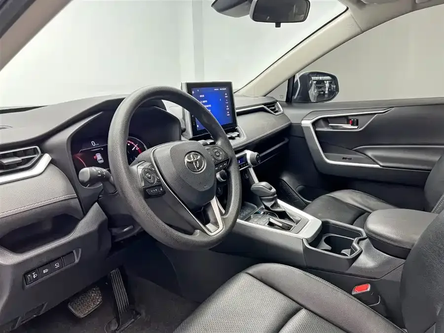 Toyota RAV4 RAV4 Rongfang 2021 2.0L CVT 2WD Fashion Edition 2022 — миниатюра 4