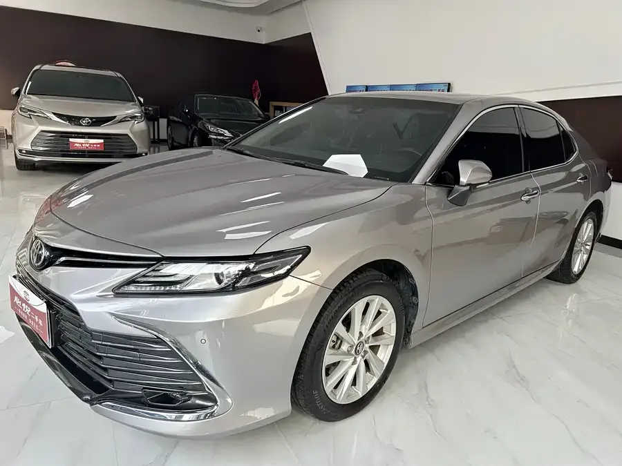 Toyota Camry Camry 2021 2.0G Deluxe Edition 2022 — фото 1, купить с доставкой в Москву