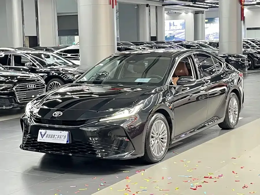 Toyota Camry 2025
