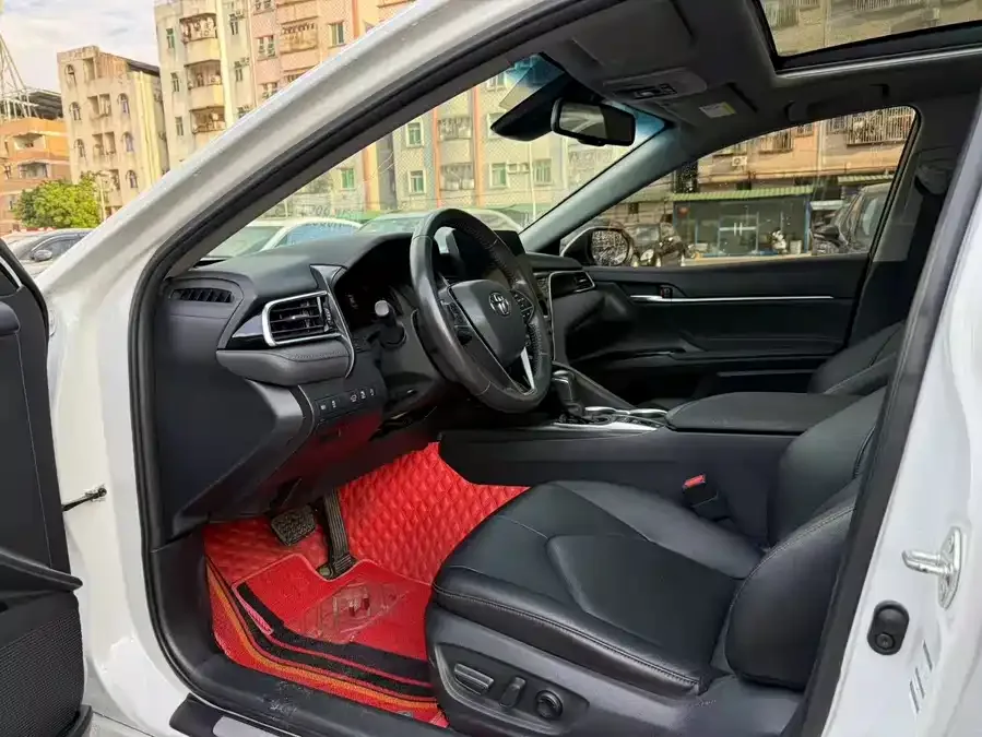 Toyota Camry Camry 2021 2.5G Deluxe Edition 2022 — миниатюра 4