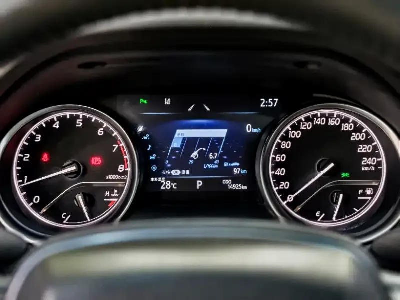 Toyota Camry Camry 2023 2.0G Deluxe Edition 2023 — миниатюра 4