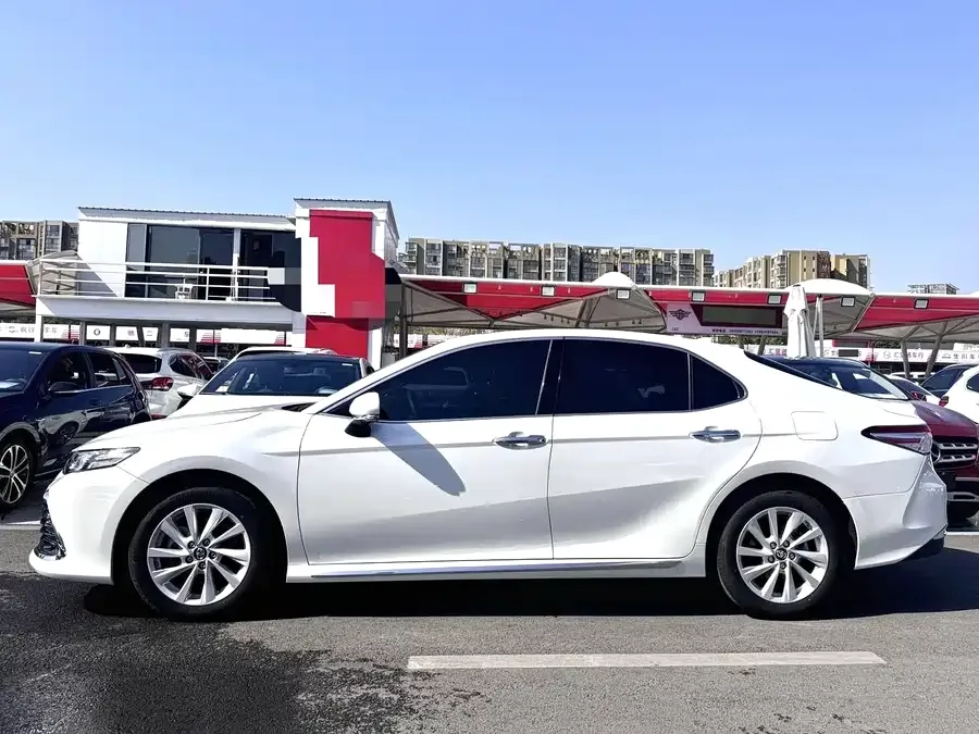 Toyota Camry Camry 2023 2.0G Deluxe Edition 2023 — миниатюра 3