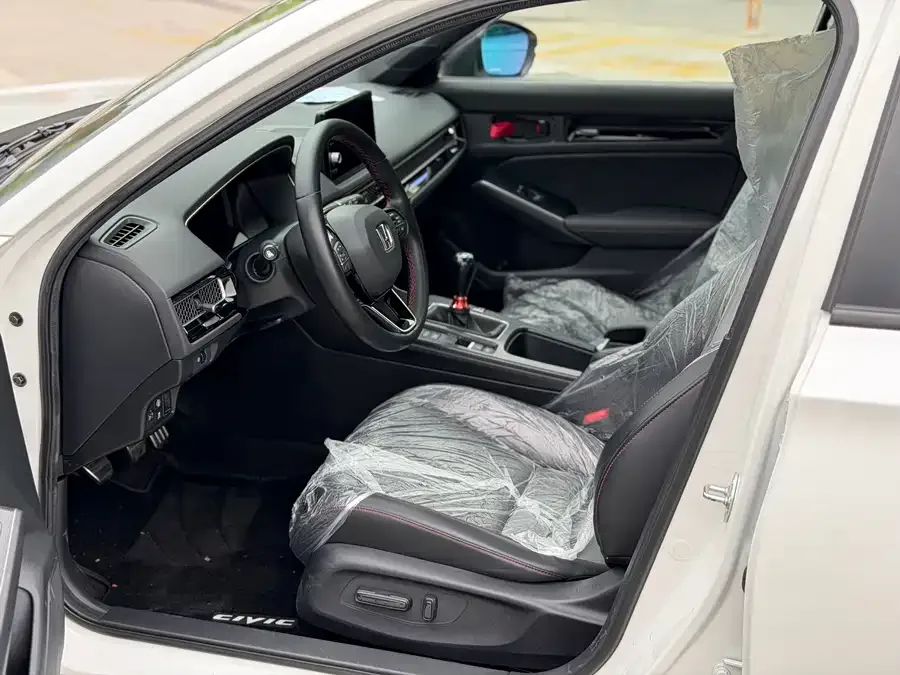 Honda CIVIC Civic 2023 HATCHBACK 240TURBO manual extreme version 2023 — миниатюра 4