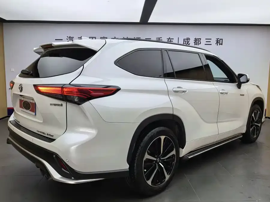 Toyota Crown Land Crown Land Release 2022 2.5L HEV 4WD Flagship Edition 2022 — миниатюра 2