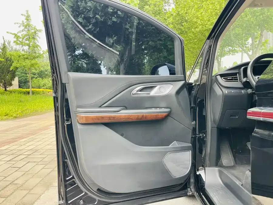 Hongqi HQ9 Hongqi HQ9 2023 2.0T Intelligent Connection Flagship Edition 2023 — миниатюра 2