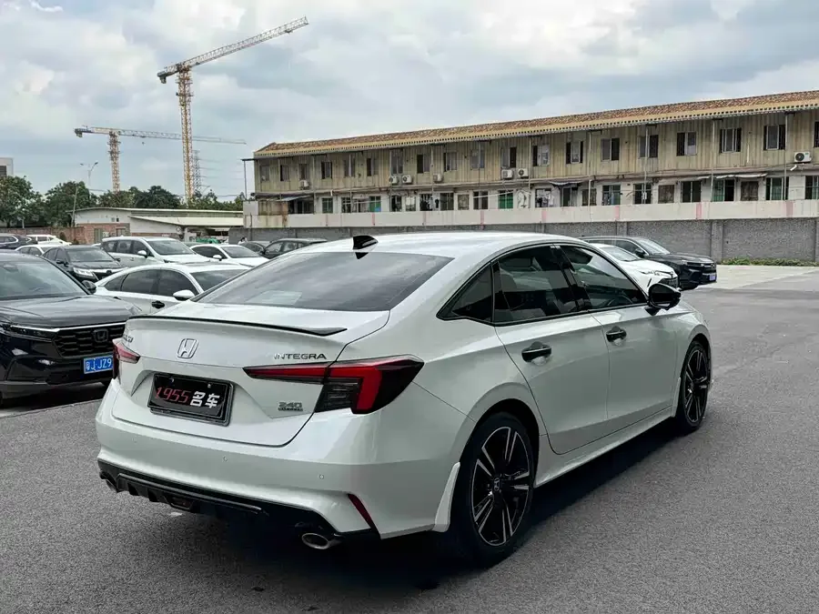 Honda Integra Stylish 2023 HATCHBACK 240TURBO CVT Magic NightDeluxe Edition 2024 — миниатюра 3
