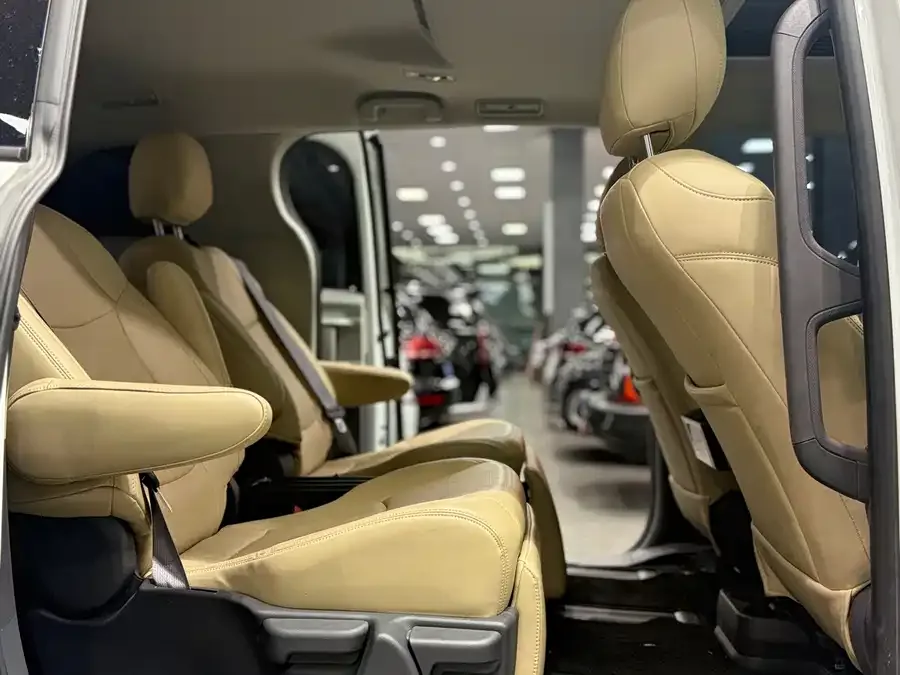 Toyota Sienna SIENNA 2024 2.5L Hybrid Comfort Edition 2025 — миниатюра 5