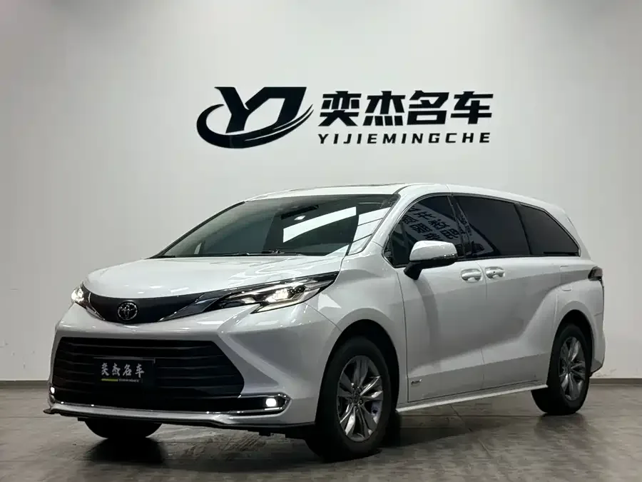 Toyota Sienna 2025
