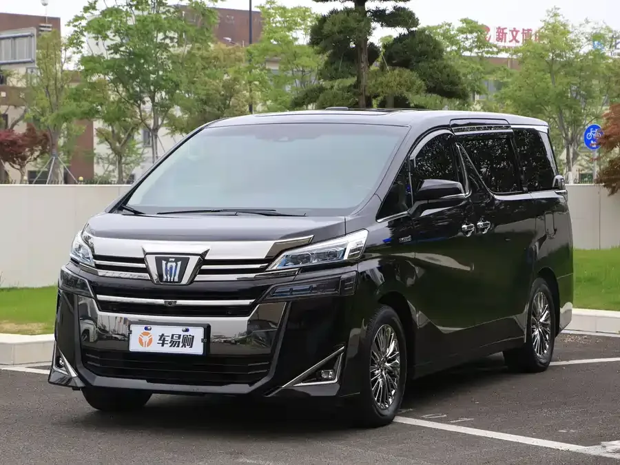 Toyota Crown Vellfire 2022