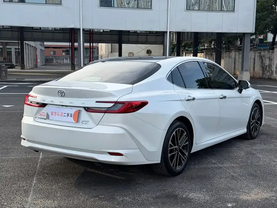 Toyota Camry 2026 Camry Hybrid 2.0HG Premium Edition 2025 — миниатюра 4