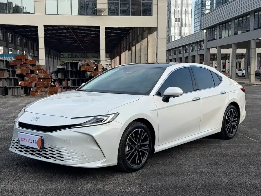 Toyota Camry 2025