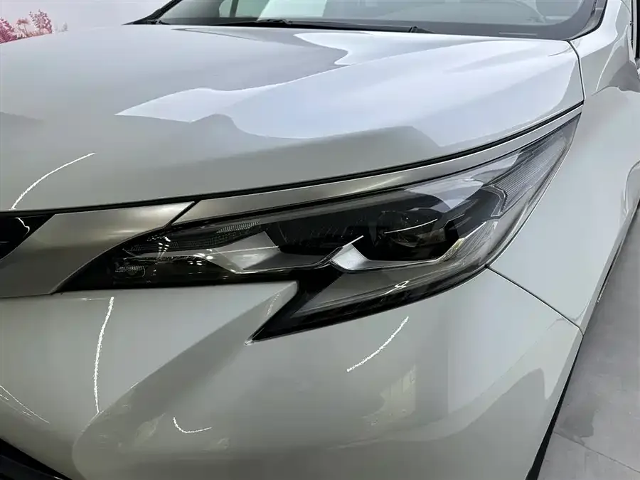 Toyota Sienna SIENNA 2021 2.5L Hybrid Luxury Edition 2023 — миниатюра 3