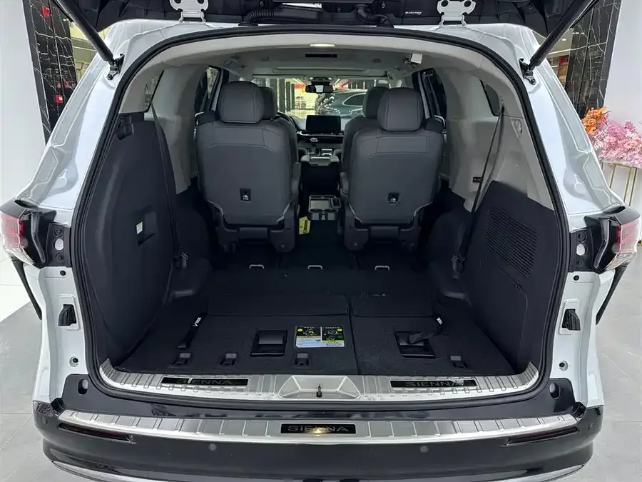 Toyota Sienna SIENNA 2021 2.5L Hybrid Luxury Edition 2023 — миниатюра 4