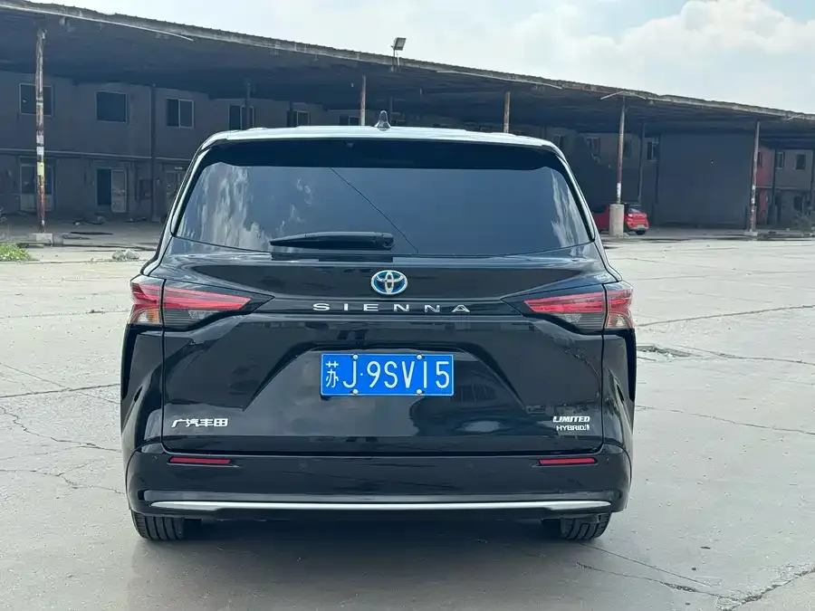 Toyota Sienna SIENNA 2021 2.5L Hybrid Premium Edition 2023 — миниатюра 5