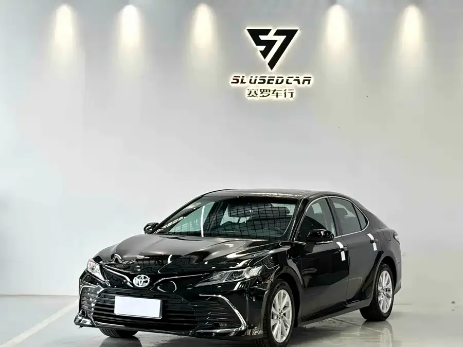 Toyota Camry Camry 2022 2.0GVP Leading Edition 2023 — фото 1, купить с доставкой в Москву