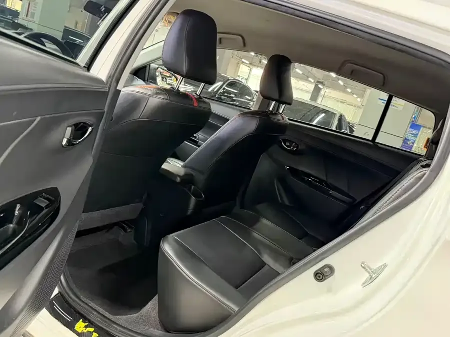 Toyota Yaris L YARiS L 2022 YARiS X 1.5L CVT Luxury PLUS Edition 2023 — миниатюра 2