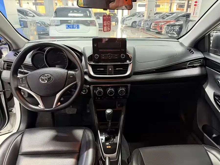 Toyota Yaris L YARiS L 2022 YARiS X 1.5L CVT Luxury PLUS Edition 2023 — миниатюра 3