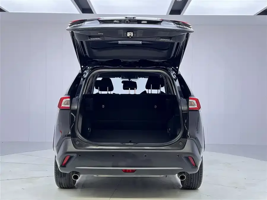 Toyota Wildlander Wildlander 2022 2.0L CVT 2WD Leading Edition 2023 — миниатюра 4