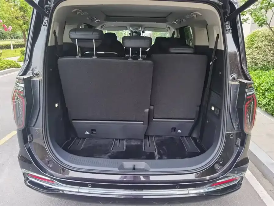Hongqi HQ9 PHEV Hongqi HQ9 PHEV 2024 2.0T 4WD Luxury Edition 2024 — миниатюра 5