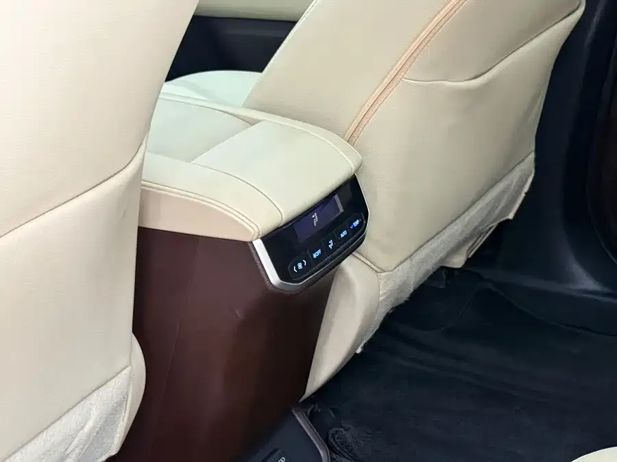 Toyota Highlander Highlander 2022 Dual Engine 2.5L 4WD Premium Edition 7 Seaters 2022 — миниатюра 4