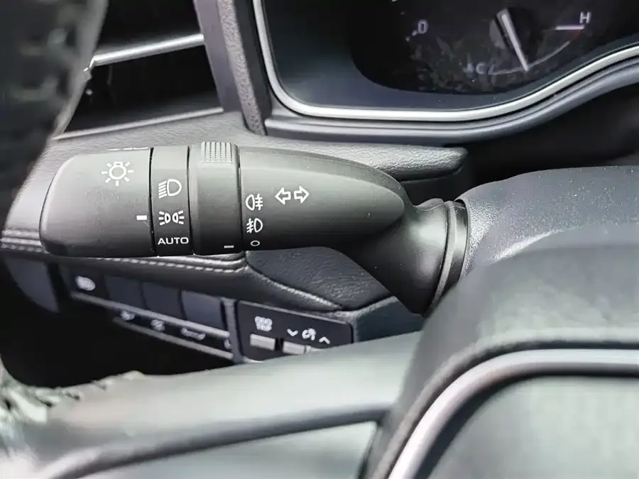 Toyota Avalon Avalon 2023 2.0L Premium Edition 2024 — миниатюра 5