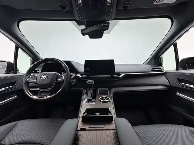 Toyota Sienna 2025