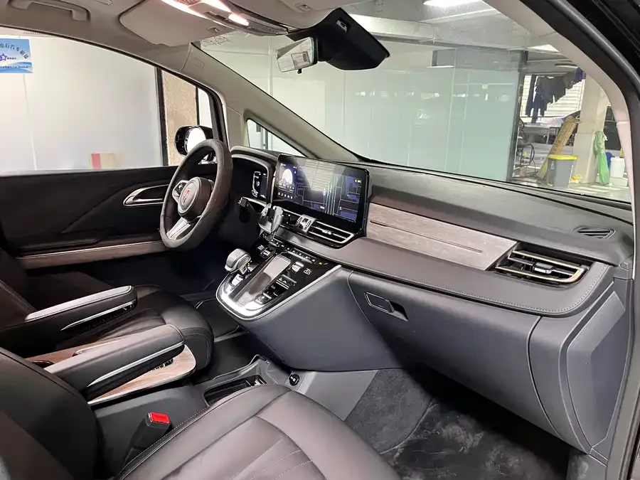 Hongqi HQ9 Hongqi HQ9 2024 2.0T Business Edition 2025 — миниатюра 4