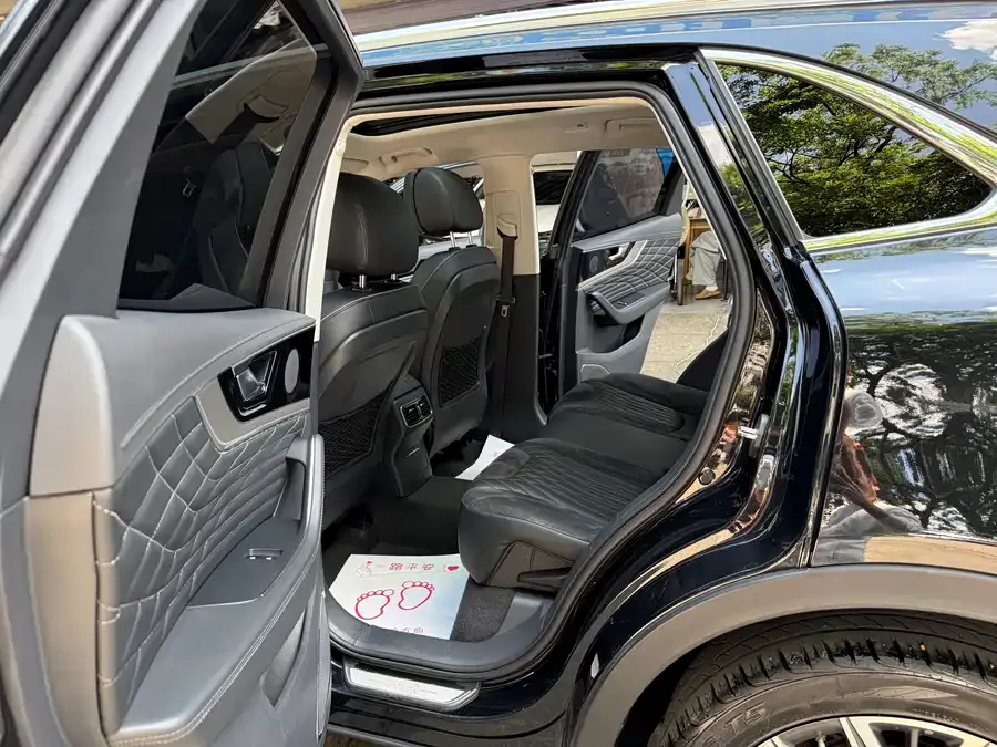 Hongqi HS5 Hongqi HS5 2022 2.0T Zhilian Qixiang 4WD Edition 2023 — миниатюра 2