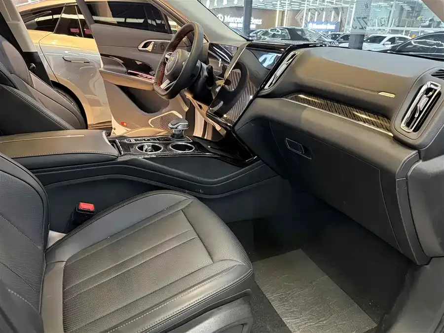 Hongqi HS3 PHEV Hongqi HS3 PHEV 2025 117km Jinwei Edition 2025 — миниатюра 4