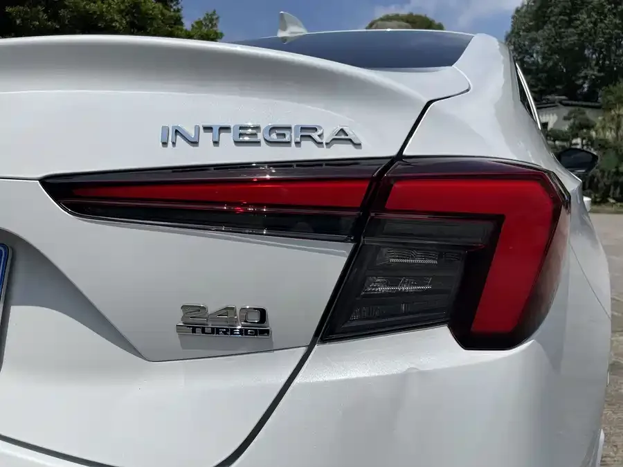 Honda Integra Stylish 2023 240TURBO Manual Exclusive Edition 2025 — миниатюра 5