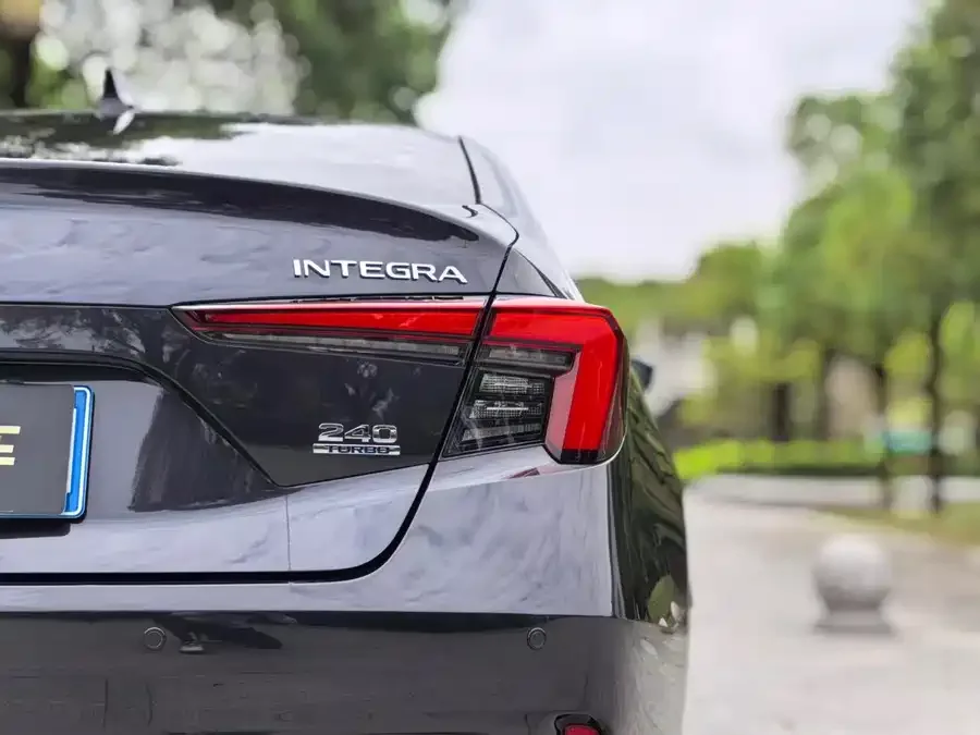 Honda Integra Stylish 2023 240TURBO CVT Deluxe Edition 2024 — миниатюра 3