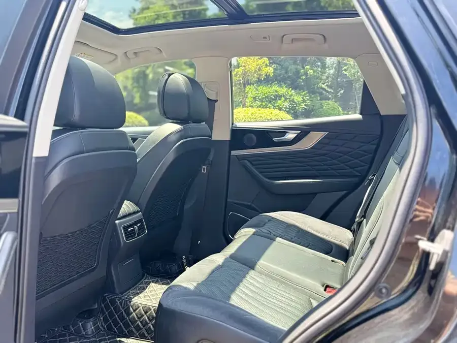 Hongqi HS5 Hongqi HS5 2022 2.0T Zhilian Flagship Edition 2023 — миниатюра 3