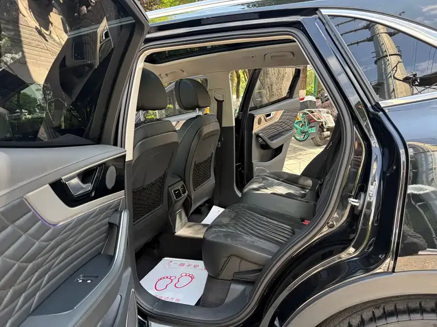 Hongqi HS5 Hongqi HS5 2022 2.0T Zhilian Qixiang 4WD Edition 2023 — миниатюра 2