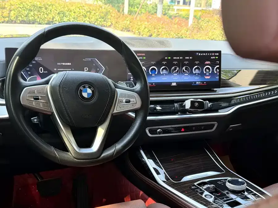 BMW X7 2023 xDrive40i Leading Luxury Package 2023 — миниатюра 3