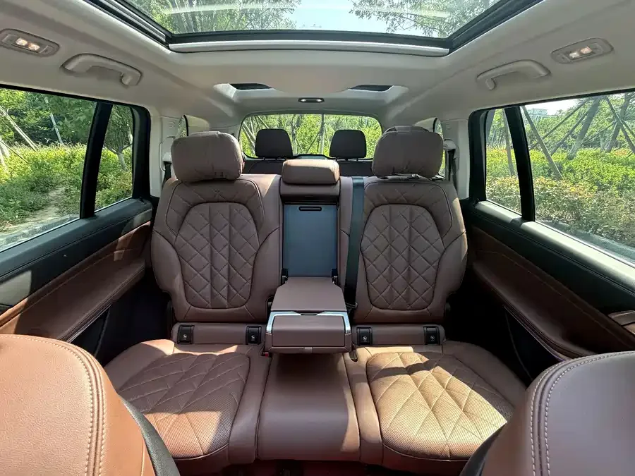 BMW X7 2023 xDrive40i Leading Luxury Package 2023 — миниатюра 5
