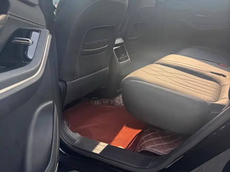 Jetour L9 Jetour Shanhai L9 2024 1.5TD 2DHT Air 7 Seaters 2025 — миниатюра 2