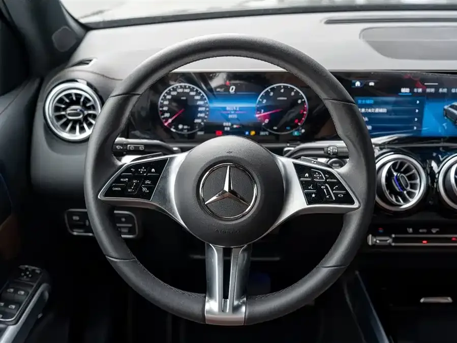 Mercedes-Benz GLB-Class Mercedes-Benz GLB 2024 GLB 220 Fashion Edition 2025 — миниатюра 4