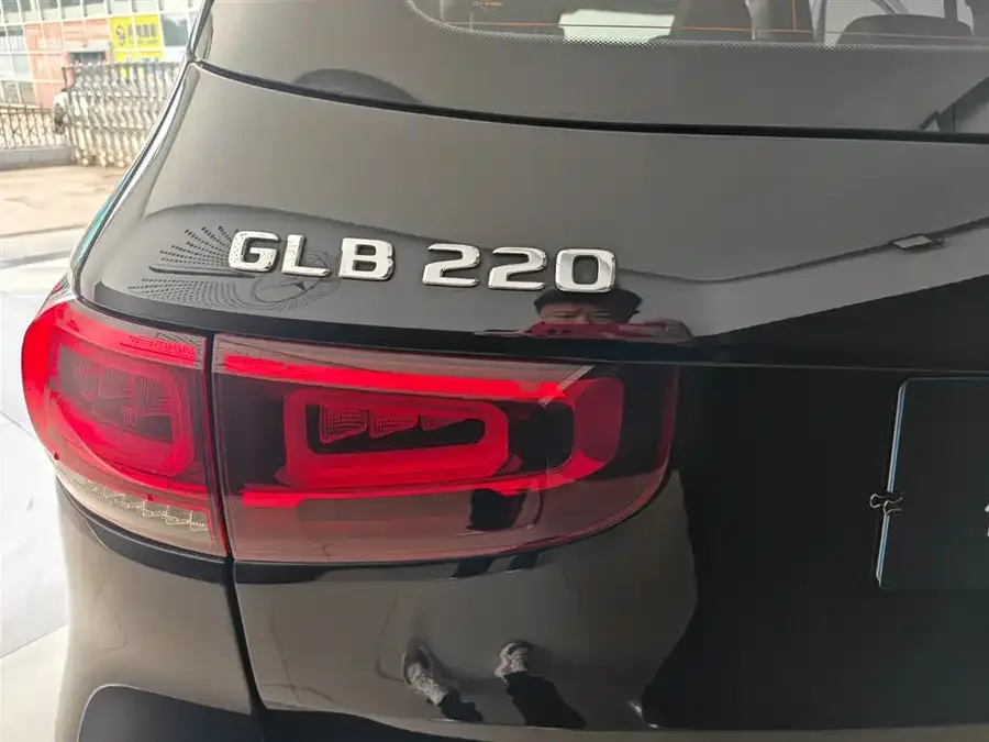 Mercedes-Benz GLB-Class Mercedes-Benz GLB 2023 GLB 220 Dynamic 2023 — миниатюра 3