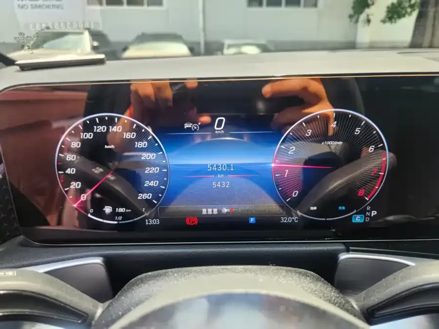 Mercedes-Benz GLB-Class Mercedes-Benz GLB 2025 GLB 220 Dynamic 2025 — миниатюра 3