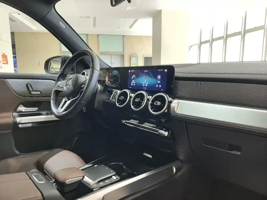 Mercedes-Benz GLB-Class Mercedes-Benz GLB 2023 GLB 200 Fashion Edition 2023 — миниатюра 4