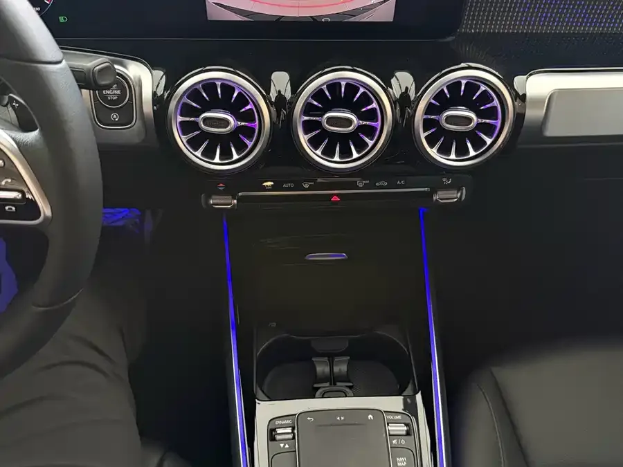 Mercedes-Benz GLB-Class Mercedes-Benz GLB 2023 GLB 200 Dynamic 2023 — миниатюра 4