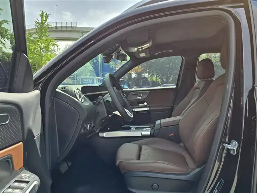 Mercedes-Benz GLB-Class Mercedes-Benz GLB 2024 GLB 220 Fashion Edition 2024 — миниатюра 5
