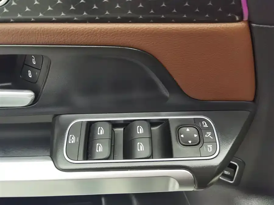 Mercedes-Benz GLB-Class Mercedes-Benz GLB 2024 facelift GLB 220 Dynamic 2024 — миниатюра 3