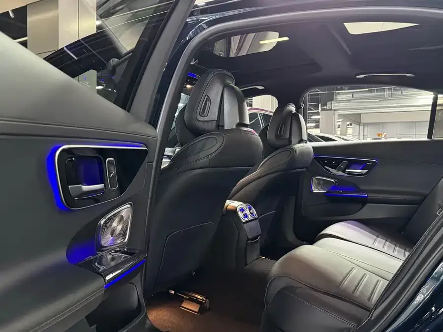 Mercedes-Benz Class C Mercedes-Benz C-Class 2025 C 260 L Night Sports Edition 2024 — миниатюра 4