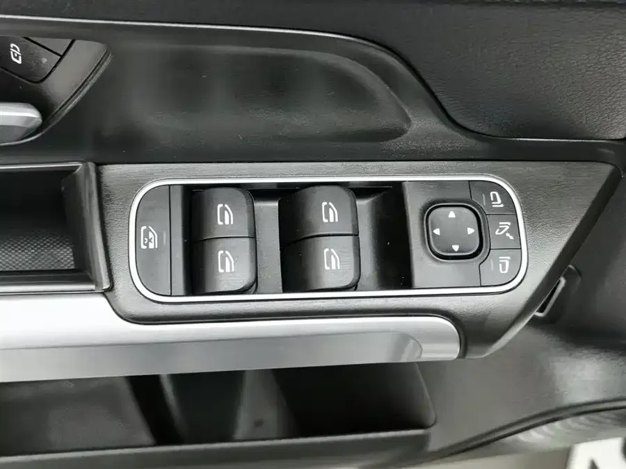 Mercedes-Benz GLB-Class Mercedes-Benz GLB 2024 GLB 220 Fashion Edition 2024 — миниатюра 3
