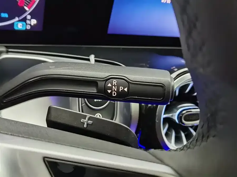 Mercedes-Benz GLB-Class Mercedes-Benz GLB 2024 facelift GLB 220 Dynamic 2025 — миниатюра 4