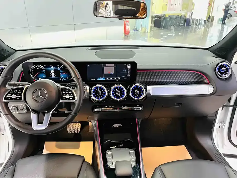 Mercedes-Benz GLB-Class Mercedes-Benz GLB 2023 GLB 220 Dynamic 2023 — миниатюра 3