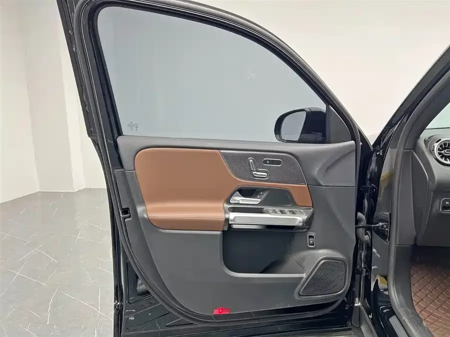 Mercedes-Benz GLB-Class Mercedes-Benz GLB 2023 GLB 220 Fashion Edition 2023 — миниатюра 4